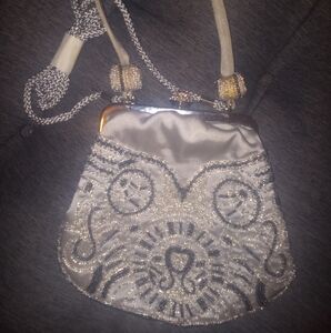 Preston & York silver gray beaded shoulder/handbag purse